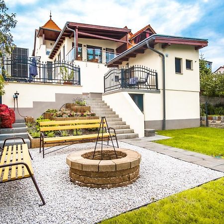 Kiss-Henezi Guest House Кестхей Экстерьер фото